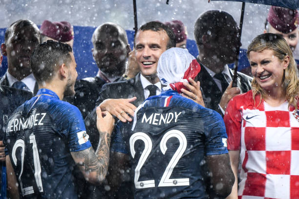 迸发出的不 迸发出的不