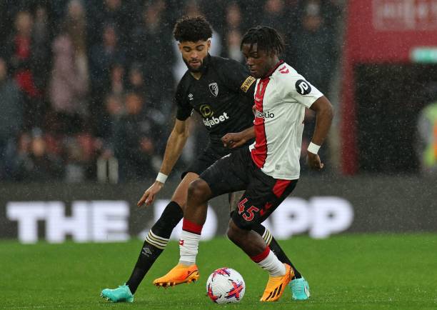 相比之下 相比之下